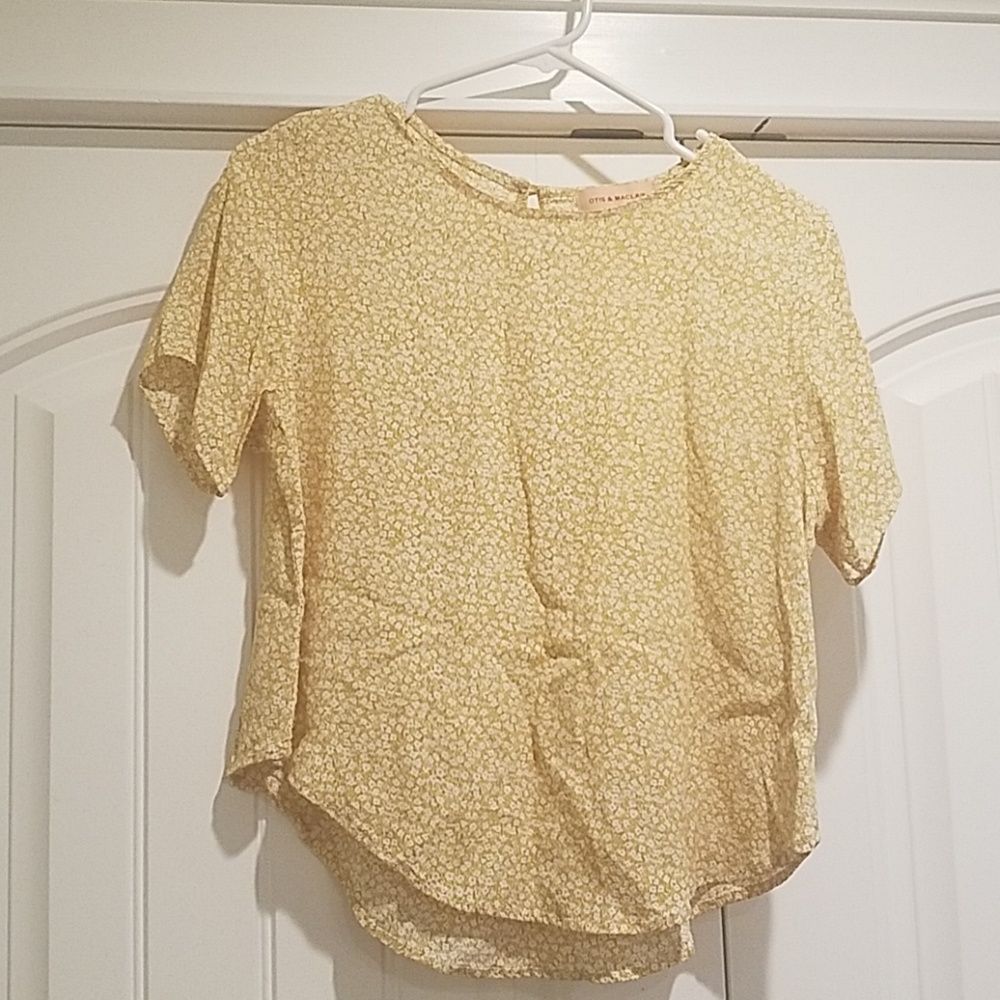 Flowy yellow floral top